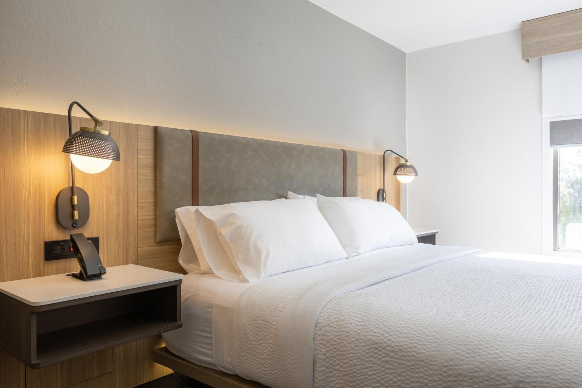 Holiday Inn Anderson By Ihg Exterior photo