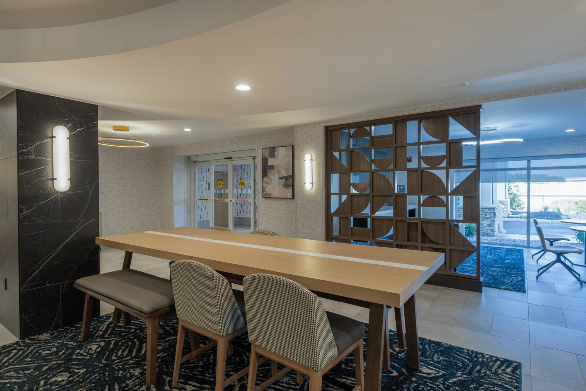 Holiday Inn Anderson By Ihg Exterior photo